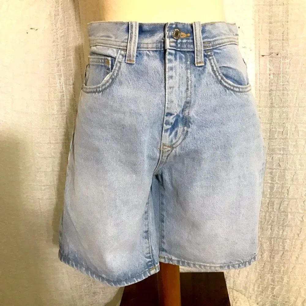 ZARA High-Rise Straight Fit Denim Shorts Size 29